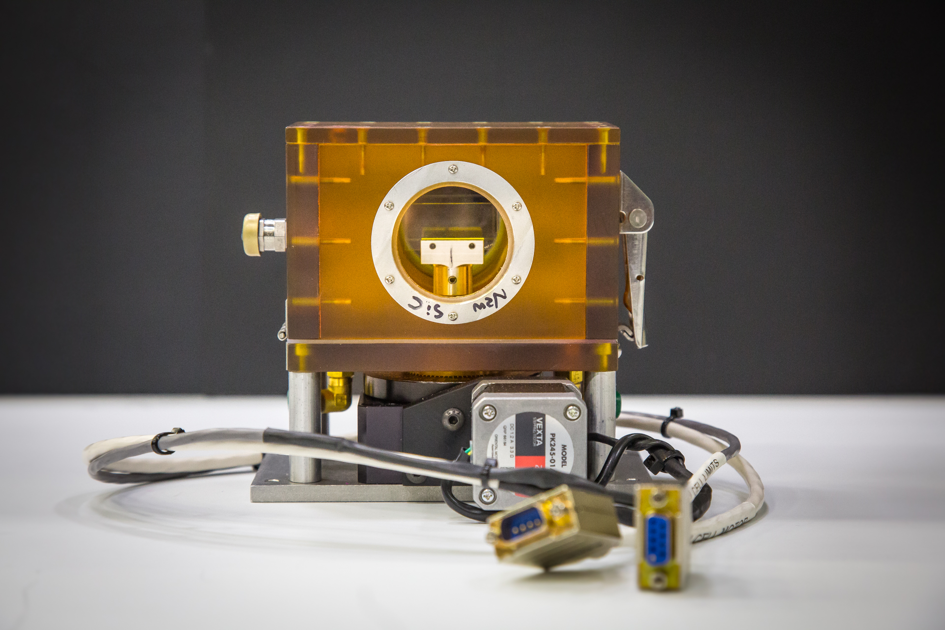 Relative Humidity cell closed with rotating stage